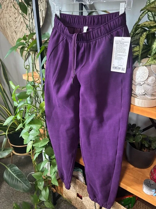 Lululemon NWT Scuba Mid-Rise Oversized Jogger Regular | XS - Picture 3 of 5